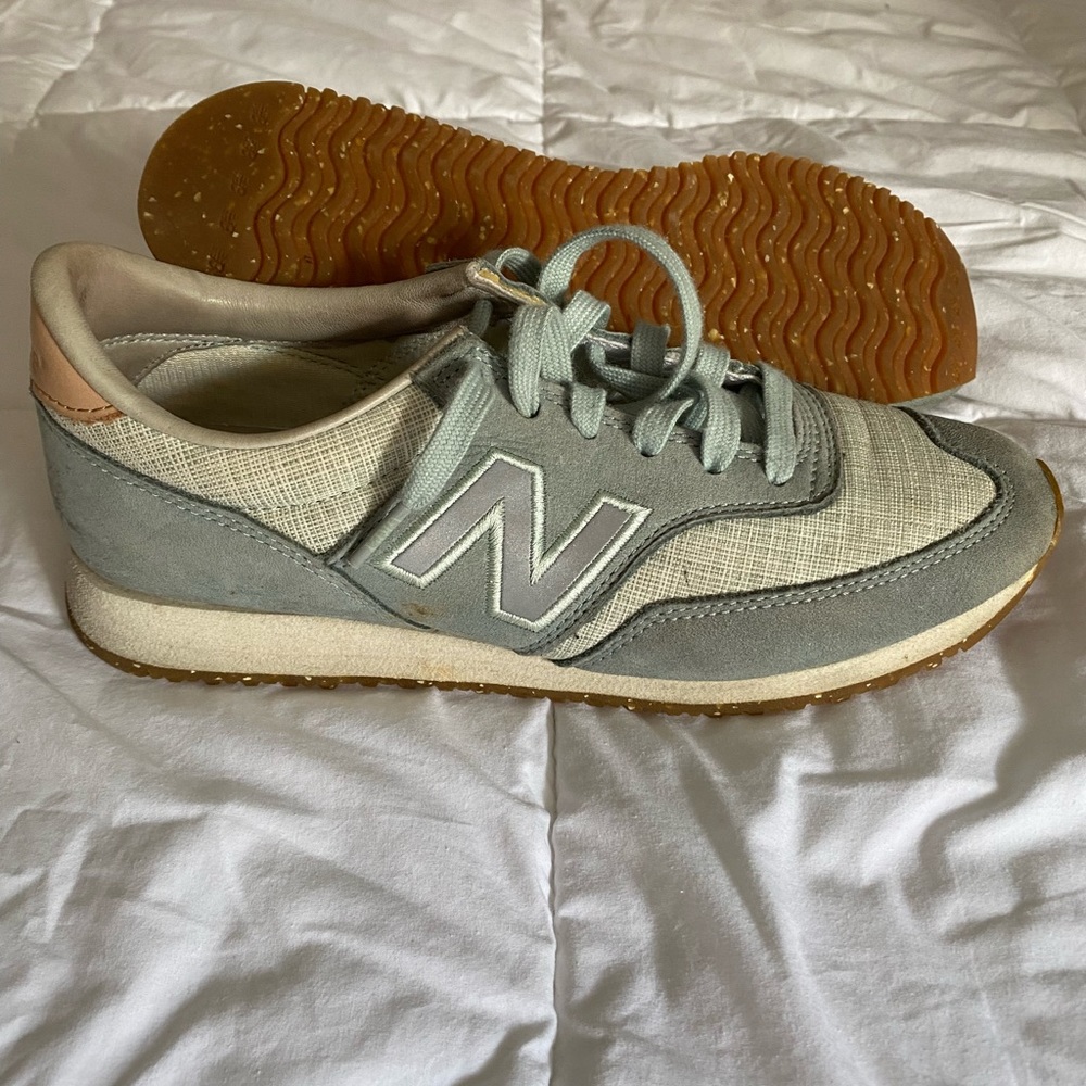 Women’s New Balance sneakers